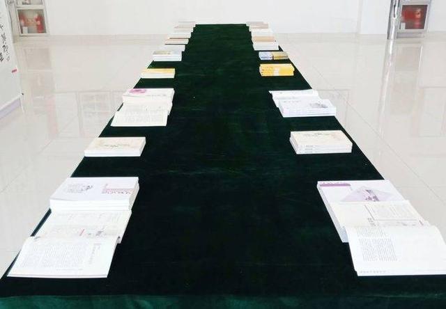 脱贫工程成果展