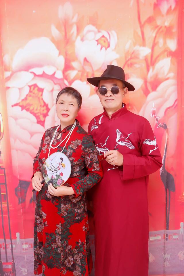 免费为中老年情侣拍婚纱照._江西旅游/玩耍攻略