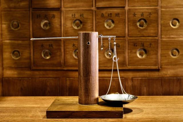 帕金森氏综合征的中医应对法：服用熟地黄膏