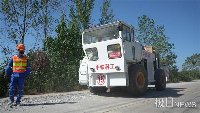多锤头水泥路破碎机价格的简单介绍