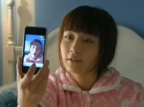 拥有一部iPhone4，是2010年的社交圣经