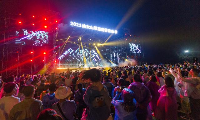 仙女山音乐节:注意了！2021年仙女山草原露营音乐节活动延期举行