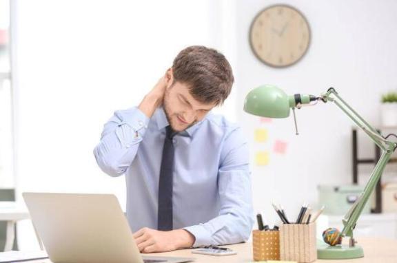 保护好颈椎很重要！避免长时间低头以及长时间保持同一姿势