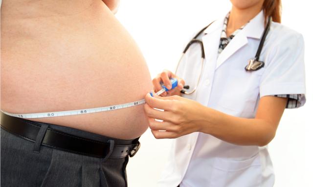 500万人分析显示：肚子大，易痴呆！老年人养生，要从控制体重开始