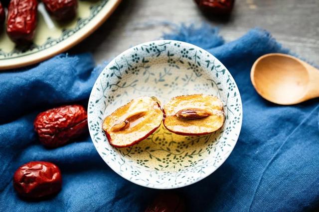 日食三颗枣百岁不显老？怎样吃大有讲究