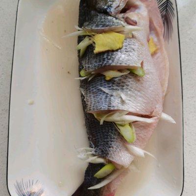 怎样清蒸鲈鱼好吃又简单