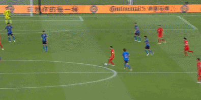 十二强赛：中国0-1日本遭遇两连败积分垫底，国足全场0射正