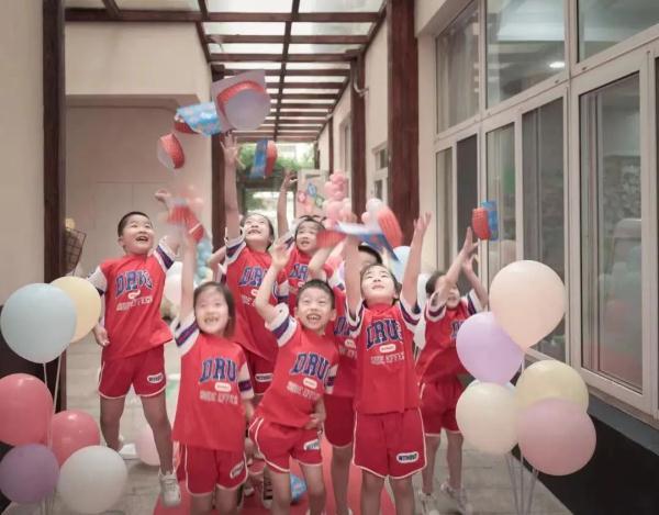 深度教研｜“动态回应”区域游戏中的幼儿