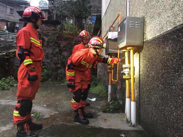 直击四川泸县地震救援现场