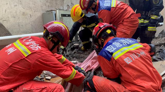 直击四川泸县地震救援现场