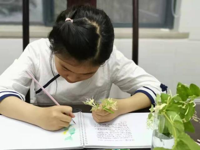 ​又是一个别人家的小孩！“八段锦”月饼见过吗？杭州10岁姑娘设计的