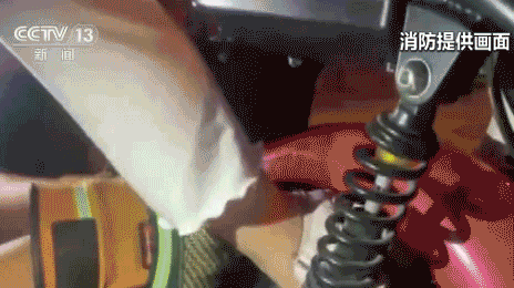 多地消防部门接报数起儿童被卡车辆事故 莫让交通工具威胁孩子安全