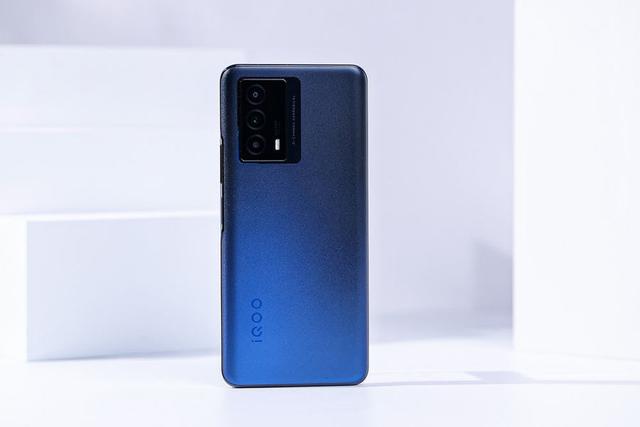 iQOO Z5正式开售，性能出色的长续航手机-第3张图片-9158手机教程网