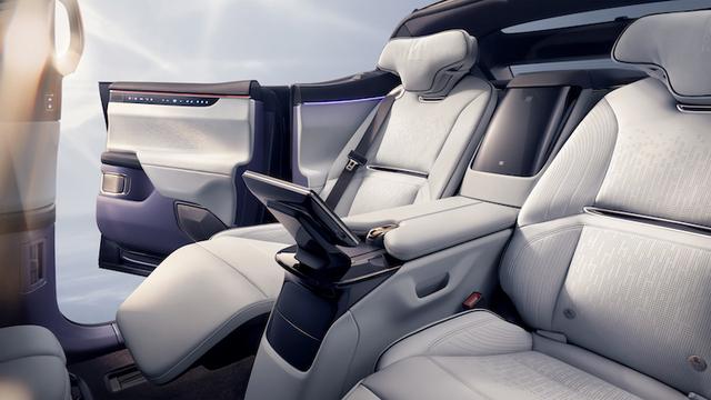 趣试驾高合HiPhi  X：不是开得太快，而是飞得太低