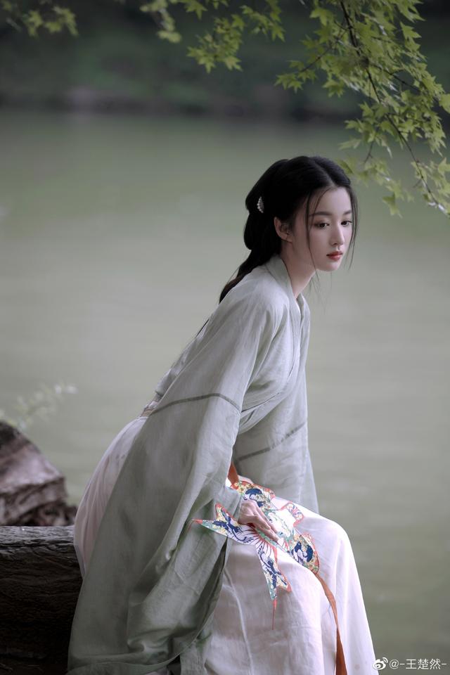 赵露思古装图片传闻中的陈芊芊(赵露思图片可爱古装陈芊芊)