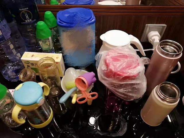 带小孩出门很难，可为什么回想起来却很甜