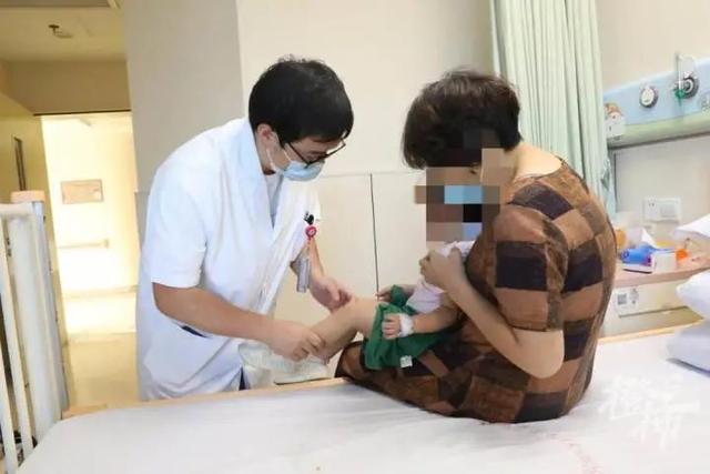 被蚊子咬了一口，孕妇紧急剖宫产保命