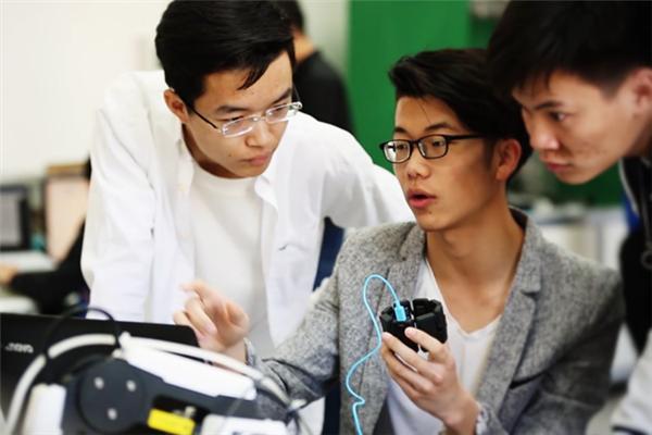 曾振：用“舞指科技”舞出无声者的“心声”