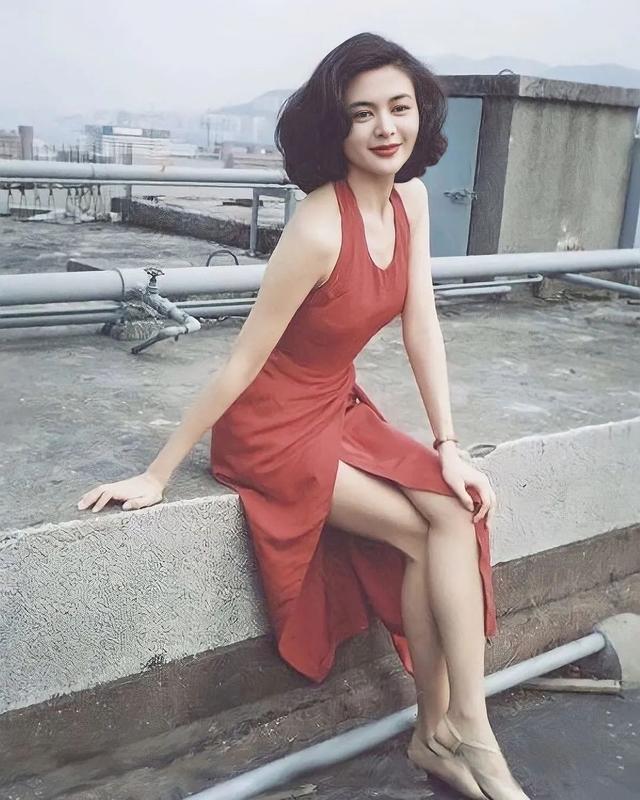 讲真的90年代的港风穿搭今天看起来真时髦啊