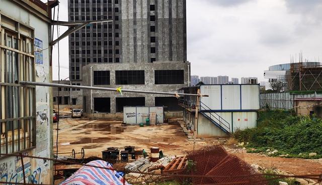 新力控股危机调查：楼盘停售业务瘫痪，员工急寻出路