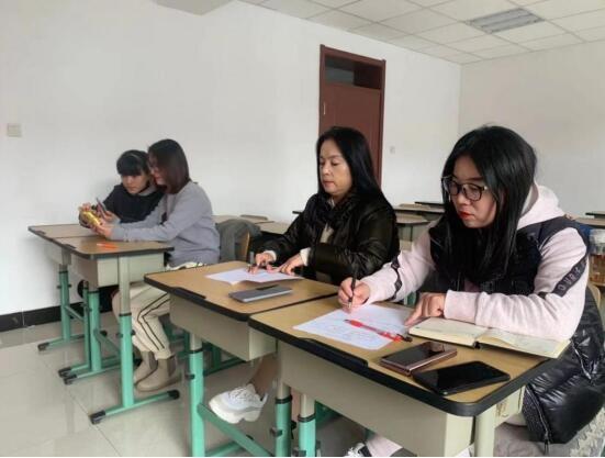 文圣区教师进修学校组织区属幼儿园开展创意美术观摩活动