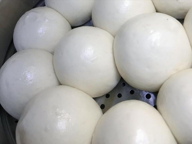 馒头怎么做才好吃？关键在于和面，老师傅教你一招，个个松软好吃