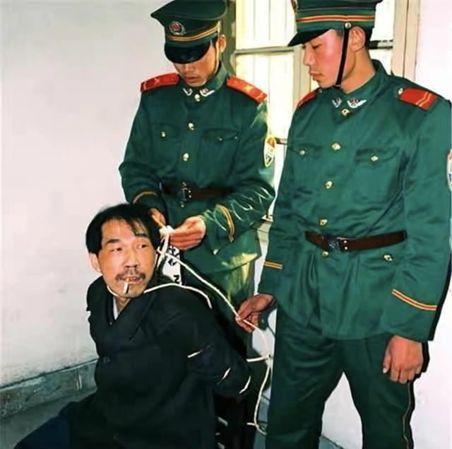 死刑！从美丽女教师堕落成女魔头，劳荣枝是怎么把自己“作死”的