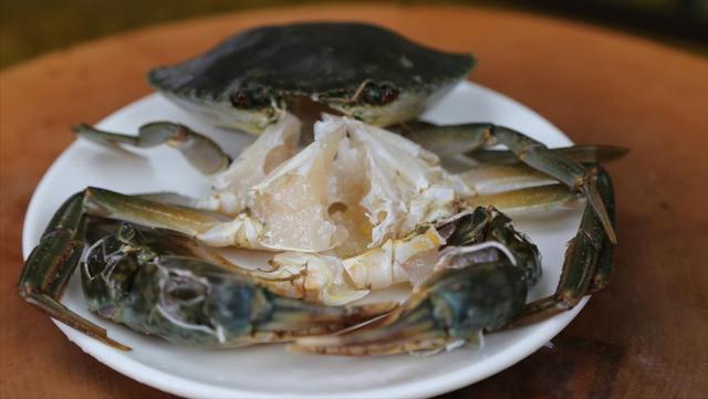 螃蟹怎么杀步骤（杀螃蟹的正确方法）