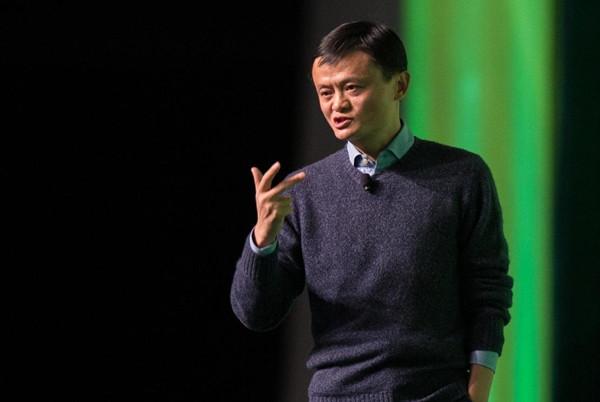 马云身价缩水1542亿，中国首富再次换人，马化腾排名跌出前三