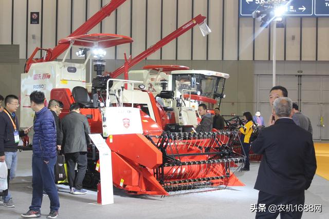 雷沃阿波斯机械展