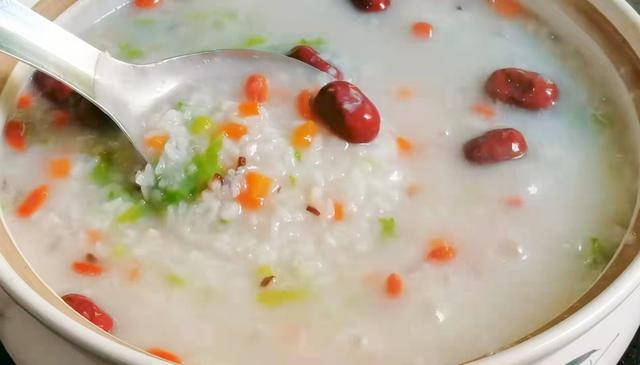 秋天喝什么粥对身体好，这5种粥建议孩子多喝，家长朋友记得收藏