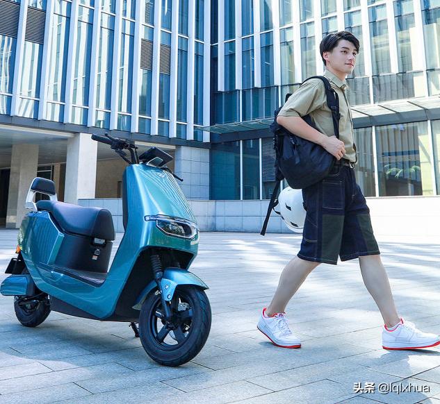 最大续航200KM搭载1200W电机，动力强速度快，两款跑外卖的电动车