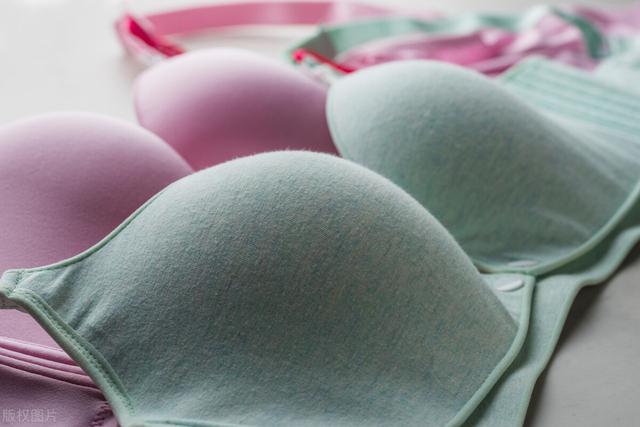 待产包里不知道放什么？赶快种草这份产后用品必备清单