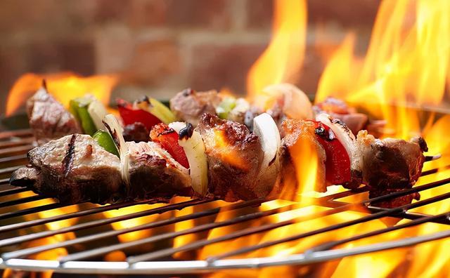 资本爱上“撸串”，卖炸串能有多赚钱？