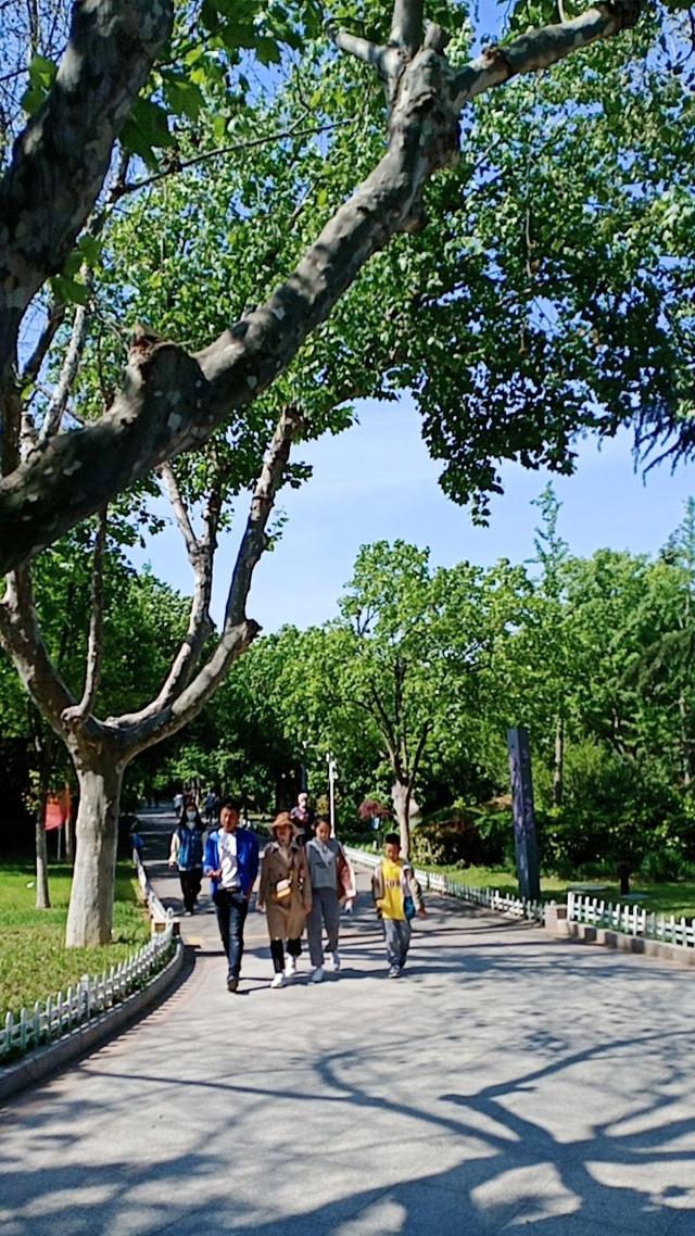 什么人身体最好？顶着太阳干活的人