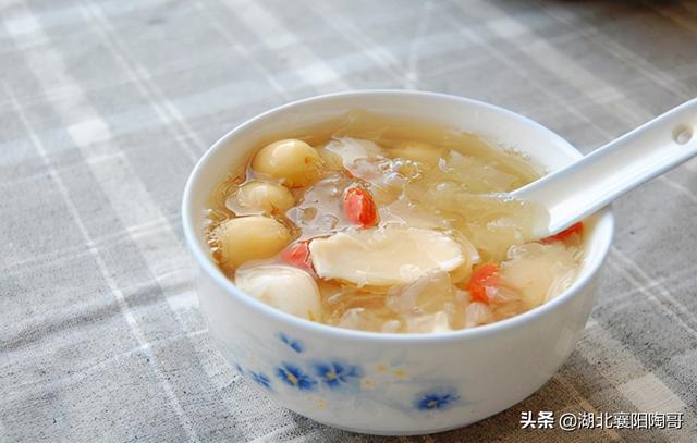 白露到，吃2粥，饮2水，喝2汤，润秋燥解秋乏，开启健康养生模式