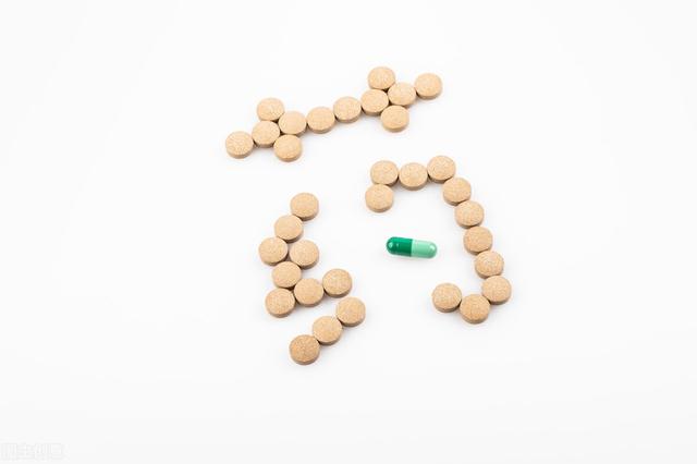 长期服药伤肝？是时候给肝脏“减负”了，做好4件事，为它减负担