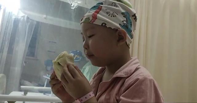 5岁女童苦苦哀求：“妈妈，不要留我一个人！”