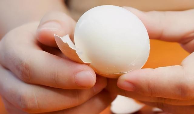 习惯每天吃一个水煮鸡蛋，对高血糖患者有影响吗？让医生来科普下