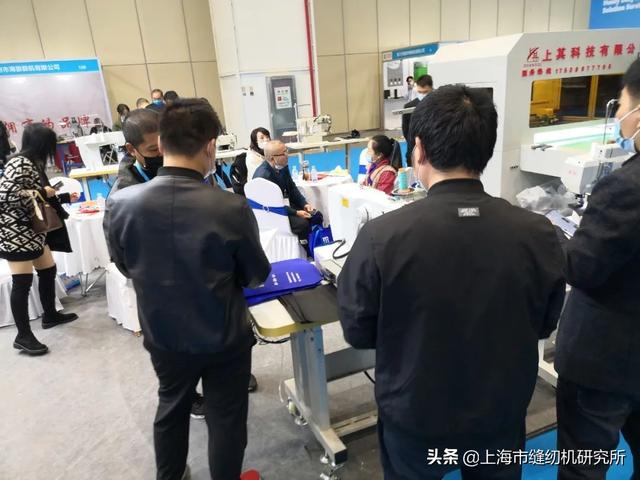 服装行业的纺织机械展