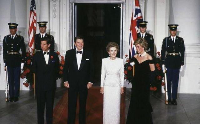 戴安娜卡米拉和查尔斯的故事（查尔斯双标）