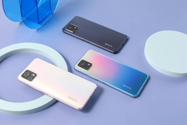 vivo y52s也是线下手机,配置不如oppo a92s,价格也便宜.