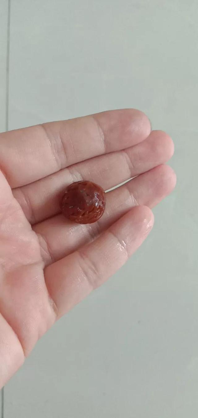 自己磨的桃核，给孩子戴戴