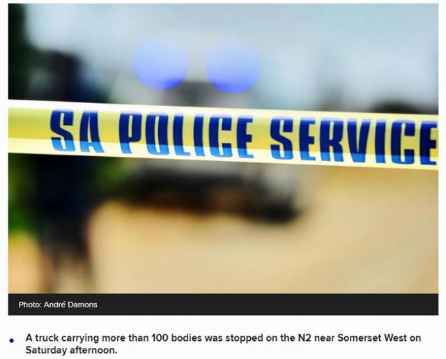 南非一辆卡车因超载被交警拦下，里面竟装有106具尸体