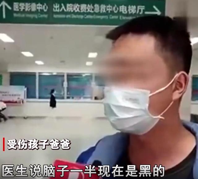 爸爸逗娃因为这小动作将儿子摔进ICU，警惕这五种逗娃的危险动作