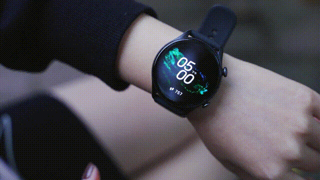 华米GTR 3 Pro智能手表来了！内置自研系统一键测量，30天超长续航