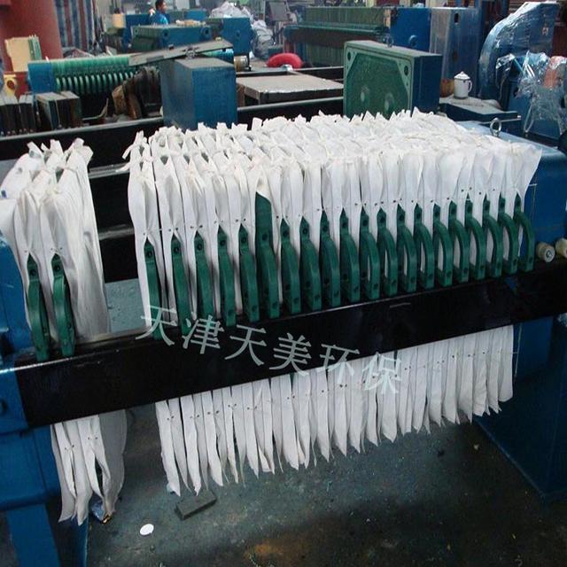 用板框过滤机在恒压下过滤悬浮液