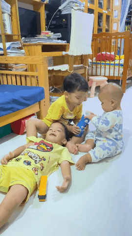 快乐又崩溃！我在新加坡7年，连生了5个儿子......