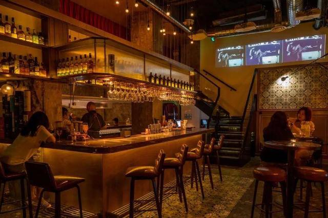 抛弃麦当劳的年轻人，愿为“酷”汉堡付费