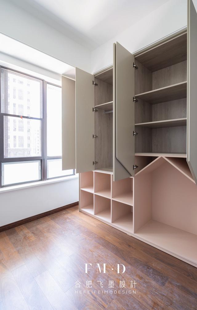 说实话真羡慕现在的孩子，儿童房衣柜也不敷衍了事，细节照顾全面